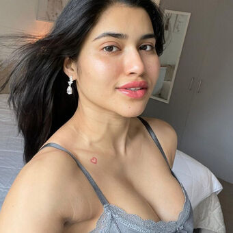 Ravina Patel Nude Leaks OnlyFans Photo 16