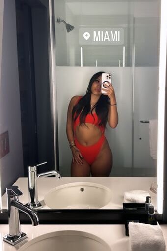 SassySounds ASMR / SassysoundsASMR / sassyselenaaaa / selenaaasasmr Nude Leaks OnlyFans  – Leaked Models