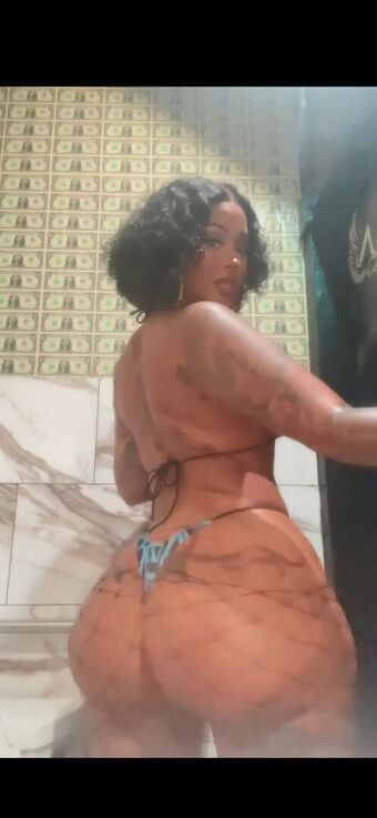 TattedUpHolly Nude Leaks OnlyFans Photo 2