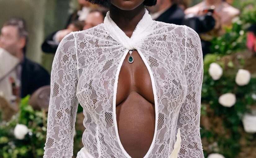 Adut Akech Teases With Her Sweet Tits at the Met Gala in NYC (21 Photos)
