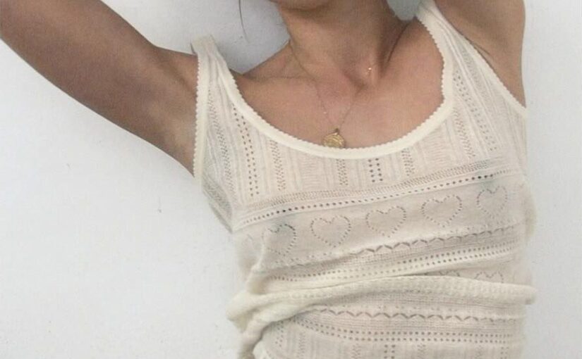 Hana Jirickova Braless (2 Photos)