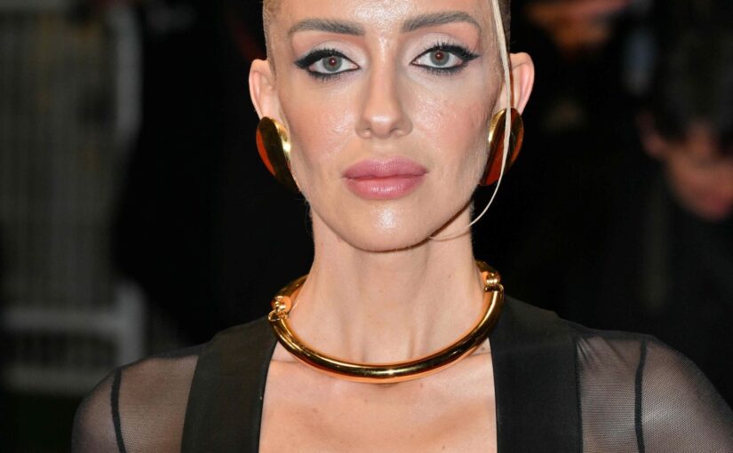 Sasha Ray Shows Off Nice Cleavage at the 77th Cannes Film Festival (5 Photos)