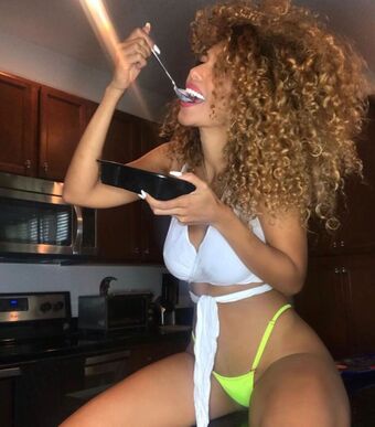 Aisha Thalia Nude Leaks OnlyFans Photo 34