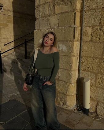 Alice Catarina Nude Leaks OnlyFans Photo 15