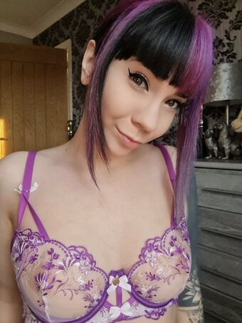 AllThingsSkarlett / Chloe Drinkwater / Skarlett Riot Singer / skarlett_sr Nude Leaks OnlyFans  – Leaked Models