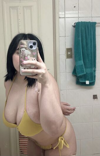 Nyarmiii Nude Leaks OnlyFans Photo 2