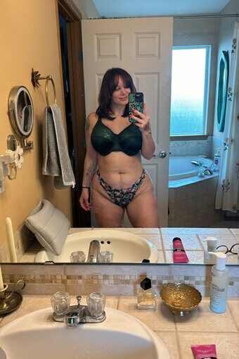 Brittany Elizabeth / brittanyelizabethxoxo / thebrittanyxoxo Nude Leaks OnlyFans  – Leaked Models