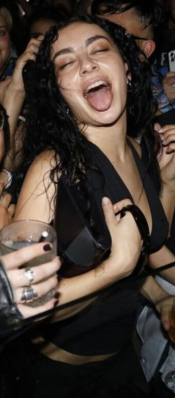 Charli-xcx Nude Leaks OnlyFans Photo 165