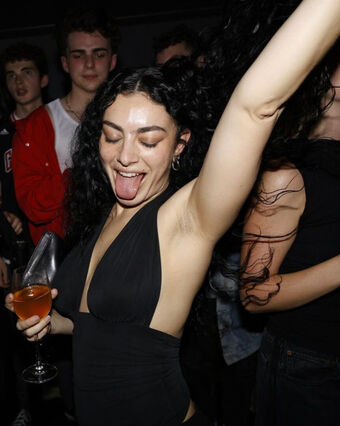 Charli-xcx Nude Leaks OnlyFans Photo 166