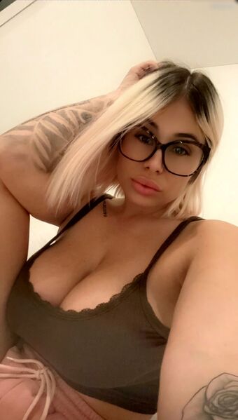 Diana Tamara Höfler Nude Leaks OnlyFans Photo 3