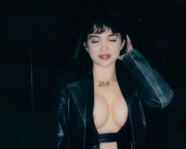 Rowan Blanchard Sexy (2 Photos)