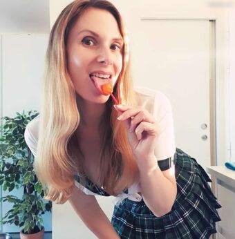 Elly Edelweiss Nude Leaks OnlyFans Photo 2