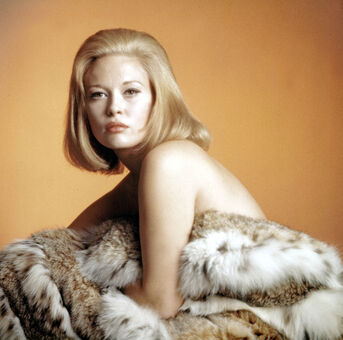 Faye Dunaway Nude Leaks OnlyFans Photo 11