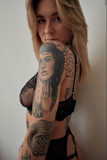 Svenja May Nude Leaks OnlyFans Photo 29