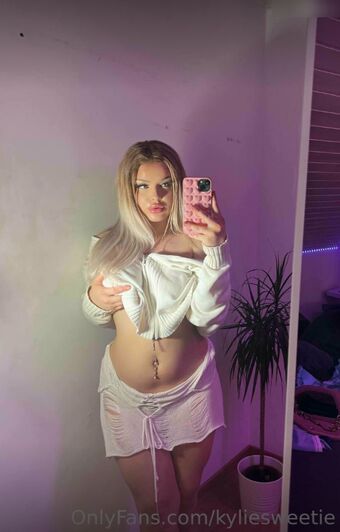 Kyliesweetie Nude Leaks OnlyFans Photo 1