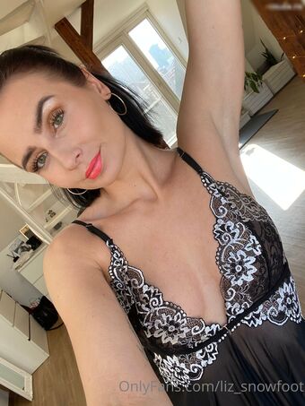 Liz Snowfoot Nude Leaks OnlyFans Photo 9
