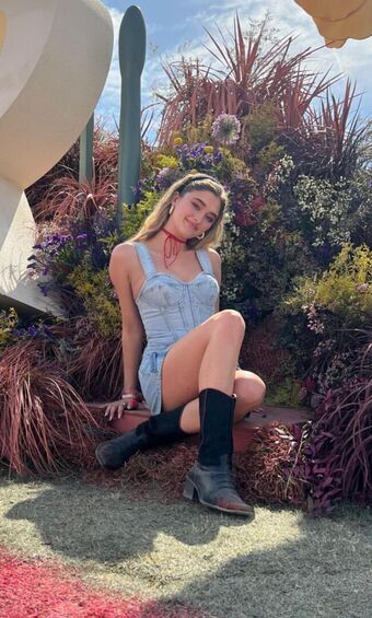 Lizzy Greene Nude Leaks OnlyFans Photo 24
