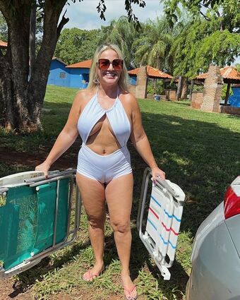 Loira Praiana Nude Leaks OnlyFans Photo 1