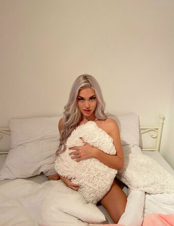 luisakrpp Nude Leaks OnlyFans Photo 32