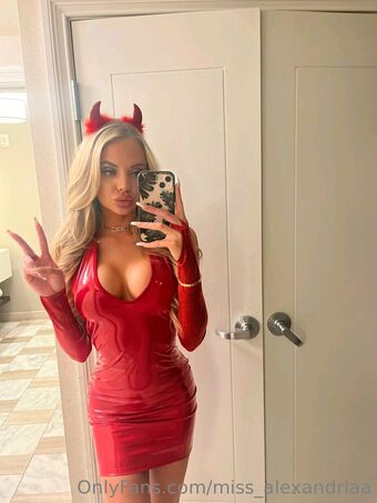 Miss_Alexandriaa Nude Leaks OnlyFans Photo 11