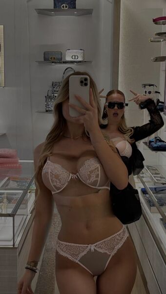 Vallixpauline Nude Leaks OnlyFans Photo 10