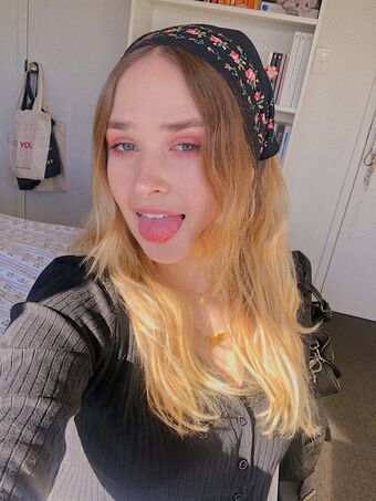 whoistheblondegirl Nude Leaks OnlyFans  – Leaked Models