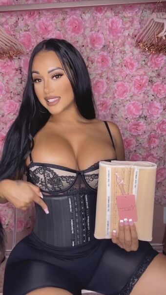 Yineth Moreno Nude Leaks OnlyFans Photo 15