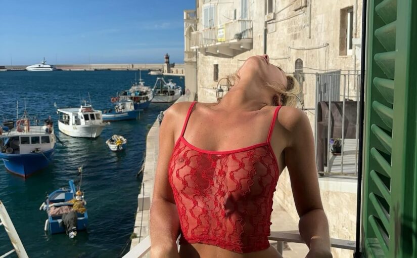 Mathilde Tantot Nude & Sexy Collection (32 Photos)