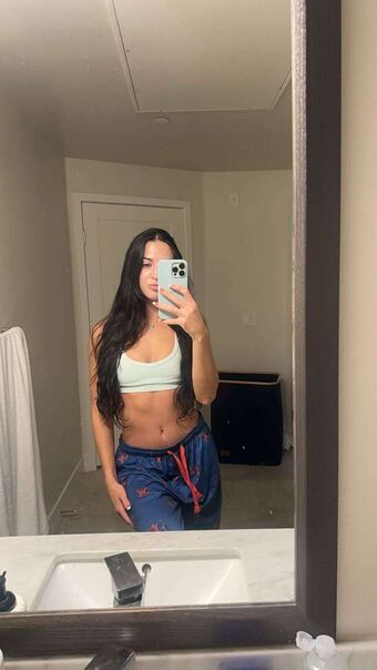 Isabela Lopez Nude Leaks OnlyFans Photo 40