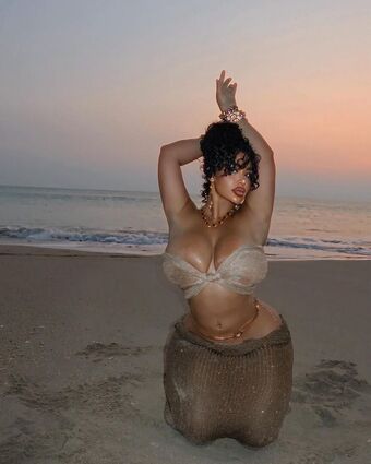 Carmela Habibi Nude Leaks OnlyFans Photo 36