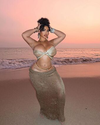 Carmela Habibi Nude Leaks OnlyFans Photo 33