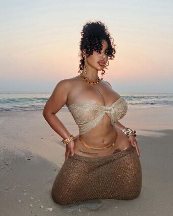 Carmela Habibi Nude Leaks OnlyFans Photo 32