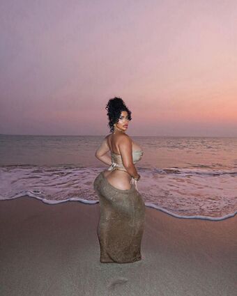 Carmela Habibi Nude Leaks OnlyFans Photo 37