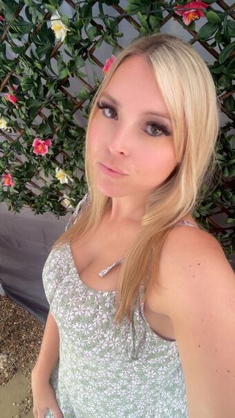 Charlie Rae Nude Leaks OnlyFans Photo 1