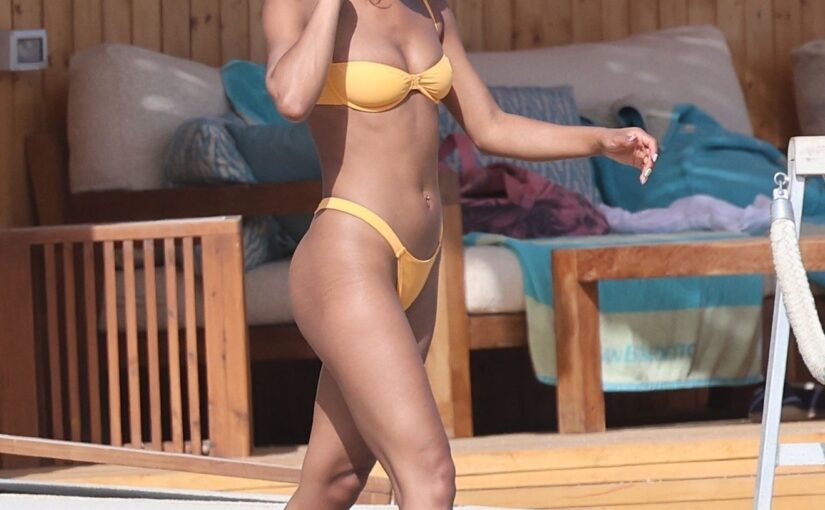 Ally Rossel & Lonzo Anderson Ball Spend Time at Solymar Beach in Mykonos (58 Photos)