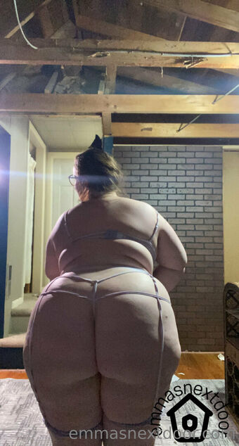 Emmasnextdoor Nude Leaks OnlyFans Photo 16