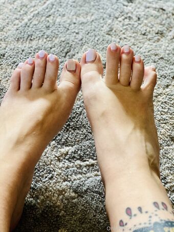 feet-goddezz Nude Leaks OnlyFans Photo 19