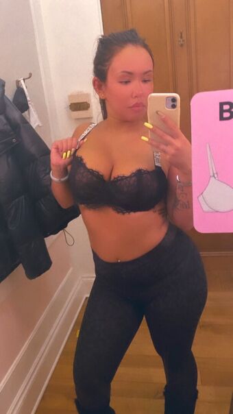 halfvietbarbie Nude Leaks OnlyFans Photo 8