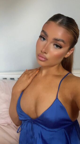 Khloe Hollyoake Nude Leaks OnlyFans Photo 3