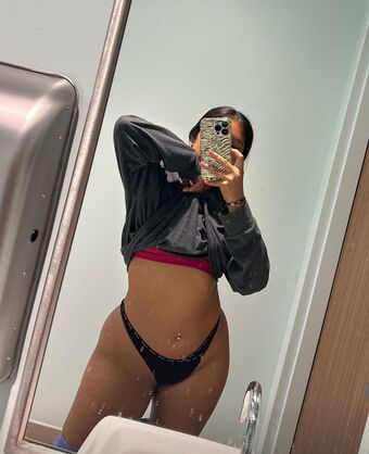 spicyserenaaa Nude Leaks OnlyFans Photo 16