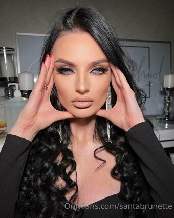 santabrunette Nude Leaks OnlyFans Photo 2