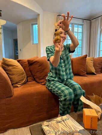 Whitney Cummings Nude Leaks OnlyFans Photo 60