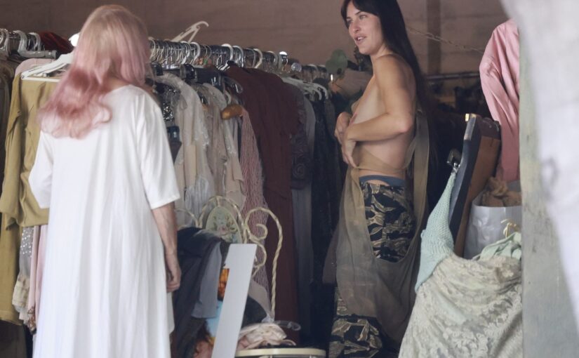 Scout Willis Flashes Her Nude Tits as She Tries on Outfits (84 Photos)