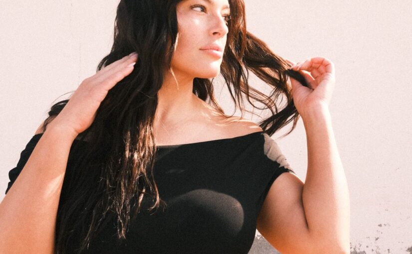 Ashley Graham (5 Hot Photos)