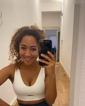 Amanda Ciss Nude Leaks OnlyFans Photo 39