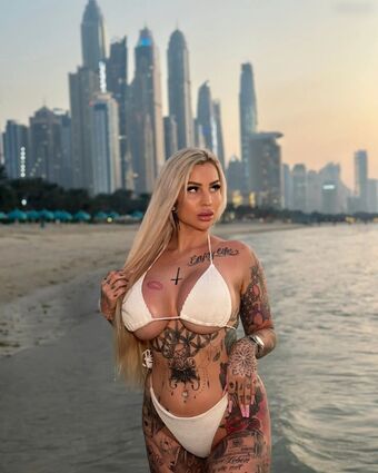 Cora Diamond Nude Leaks OnlyFans Photo 13