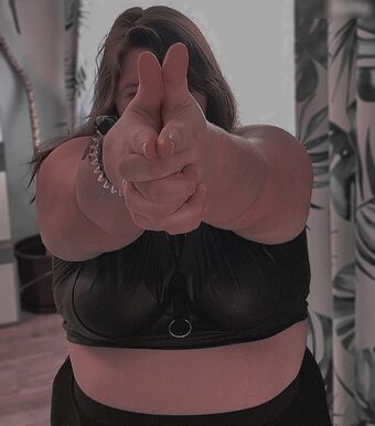 Curvy Antonia / curvy.antonia / tonyliicious Nude Leaks OnlyFans  – Leaked Models