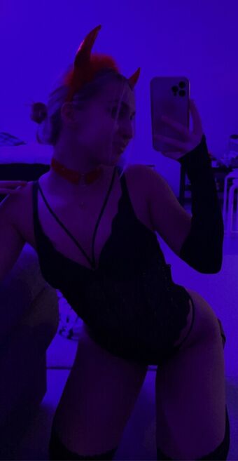 Emmi Lampinen Nude Leaks OnlyFans Photo 24