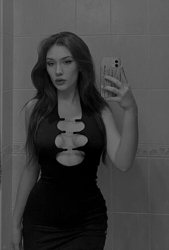 Miheeeeeva Nude Leaks OnlyFans Photo 1
