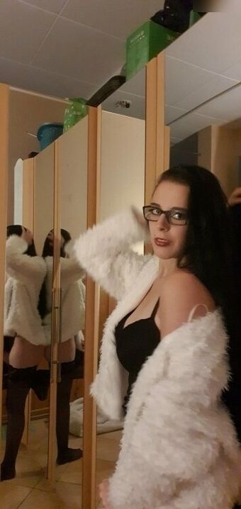 Senta_Kristall aka Sentaurban19 Nude Leaks OnlyFans Photo 1